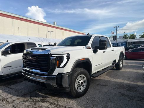 Used 2024 GMC Sierra 2500 Pro AWD/4WD image 1