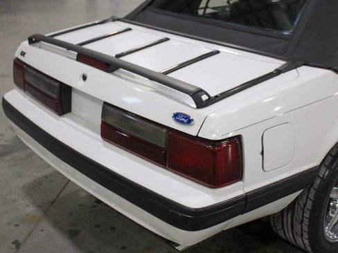 Used 1989 Ford Mustang LX image 30