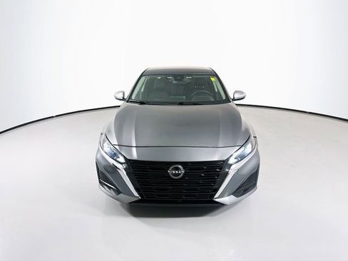 Used 2024 Nissan Altima 2.5 SV image 4