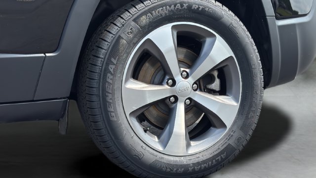 Used 2022 Jeep Cherokee Limited AWD/4WD image 17