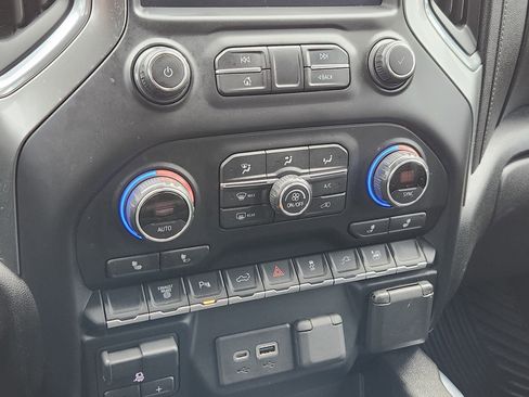 Certified 2020 Chevrolet Silverado 2500 LT w/ All Star Edition image 24