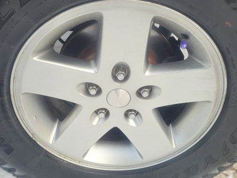 Used 2011 Jeep Wrangler Unlimited Rubicon w/ Dual Top Group image 34