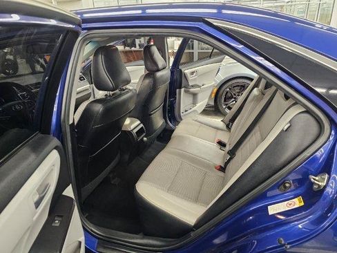 Used 2015 Toyota Camry SE FWD image 9