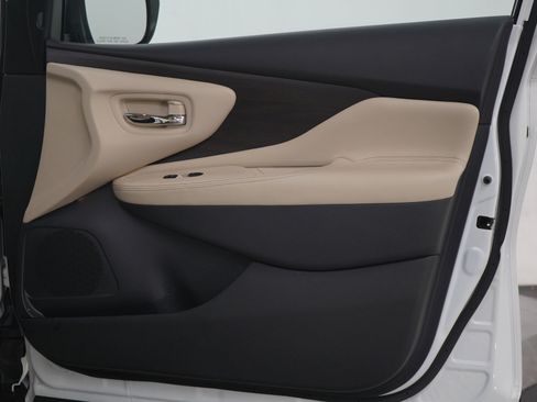 Used 2024 Nissan Murano Platinum AWD/4WD image 9