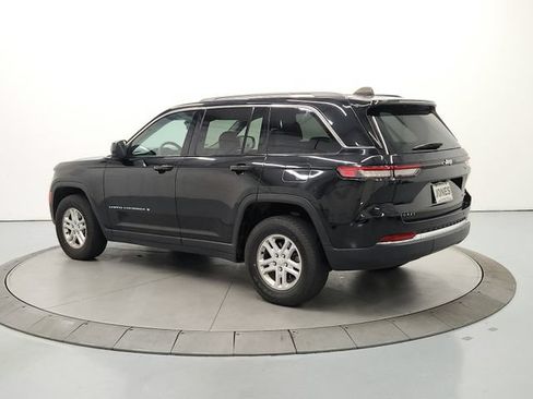 Used 2024 Jeep Grand Cherokee Laredo RWD image 6