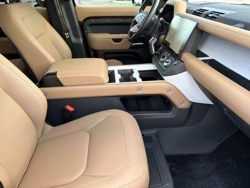New 2026 Land Rover Defender 130 X-Dynamic SE AWD/4WD image 11