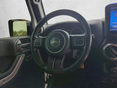 Used 2017 Jeep Wrangler Unlimited Rubicon w/ Cold Weather Group AWD/4WD image 27