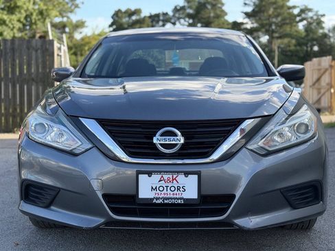 Used 2017 Nissan Altima 2.5 S w/ Power Driver Seat Package FWD image 3