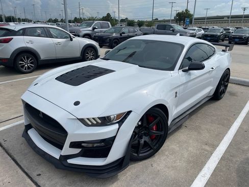 Used 2021 Ford Mustang Shelby GT500 w/ Carbon Fiber Track Pack RWD image 1