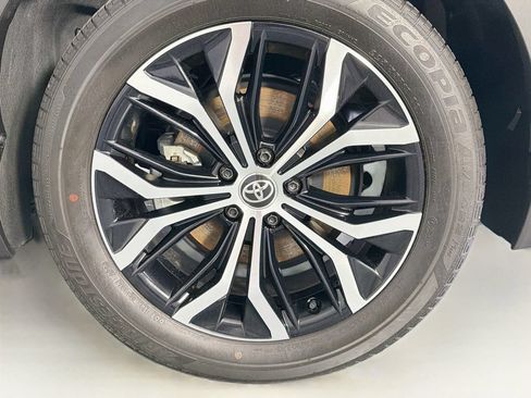 Used 2026 Toyota Crown AWD/4WD image 32
