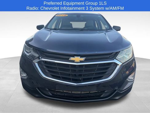 Used 2019 Chevrolet Equinox LS image 2