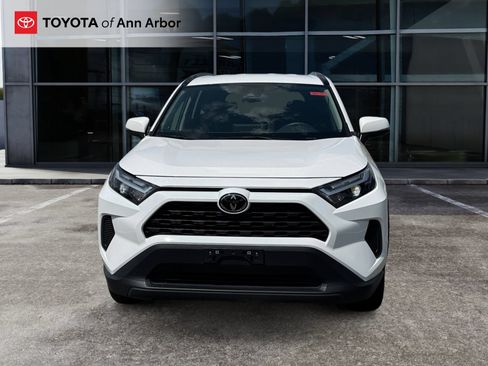 Used 2025 Toyota RAV4 XLE FWD image 12