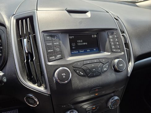 Used 2017 Ford Edge SE FWD image 17