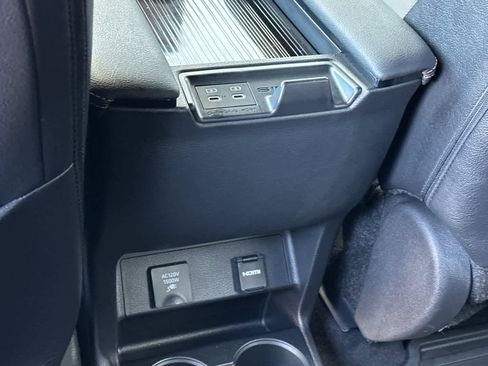 Used 2025 Toyota Sienna XLE Woodland Edition image 14