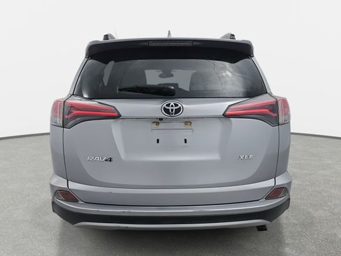 Used 2018 Toyota RAV4 XLE image 6