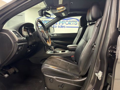 Used 2019 Jeep Grand Cherokee Altitude image 9