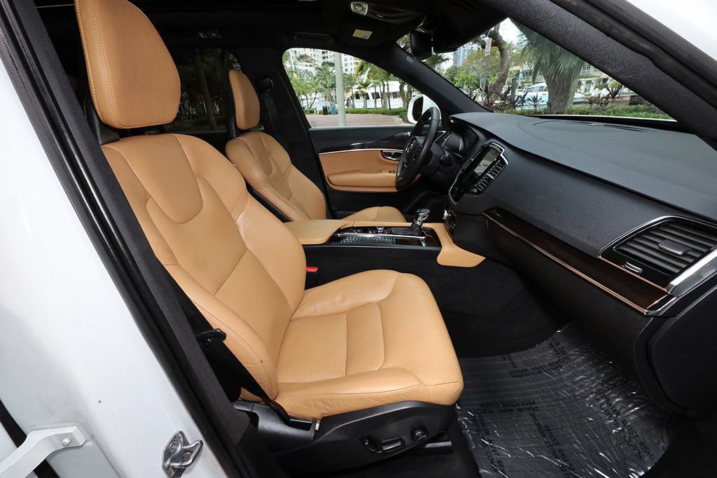 Used 2017 Volvo XC90 T6 Momentum w/ Vision Package AWD/4WD image 7