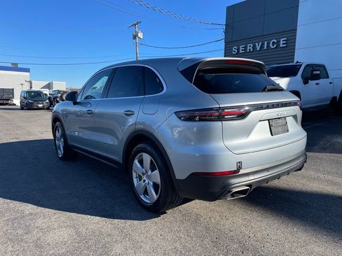 Used 2022 Porsche Cayenne E-Hybrid image 3