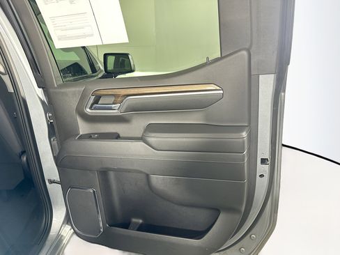 Used 2023 Chevrolet Silverado 1500 LT image 28