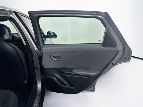 Used 2025 Kia K4 FWD image 28