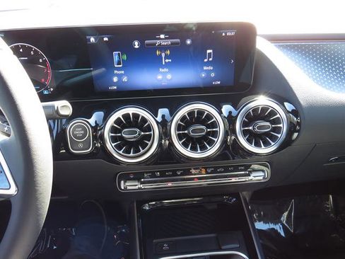 Used 2026 Mercedes-Benz GLA 250 4MATIC image 14