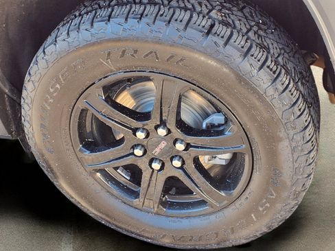 Used 2023 GMC Acadia AT4 w/ Technology Package image 39