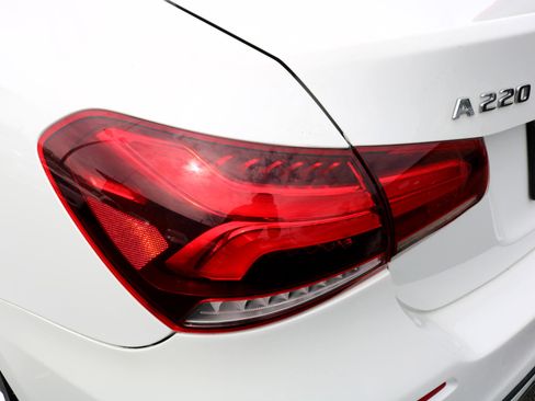 Used 2021 Mercedes-Benz A 220 image 11