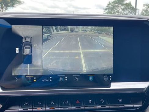 Used 2022 Chevrolet Silverado 1500 High Country w/ Technology Package image 19