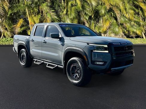 Used 2025 Nissan Frontier PRO-4X w/ Tow Package image 2