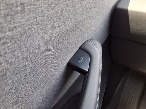 Used 2025 Tesla Model 3 Long Range RWD image 17