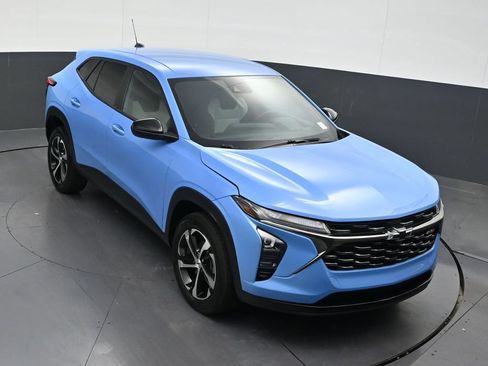Used 2024 Chevrolet Trax RS FWD image 18