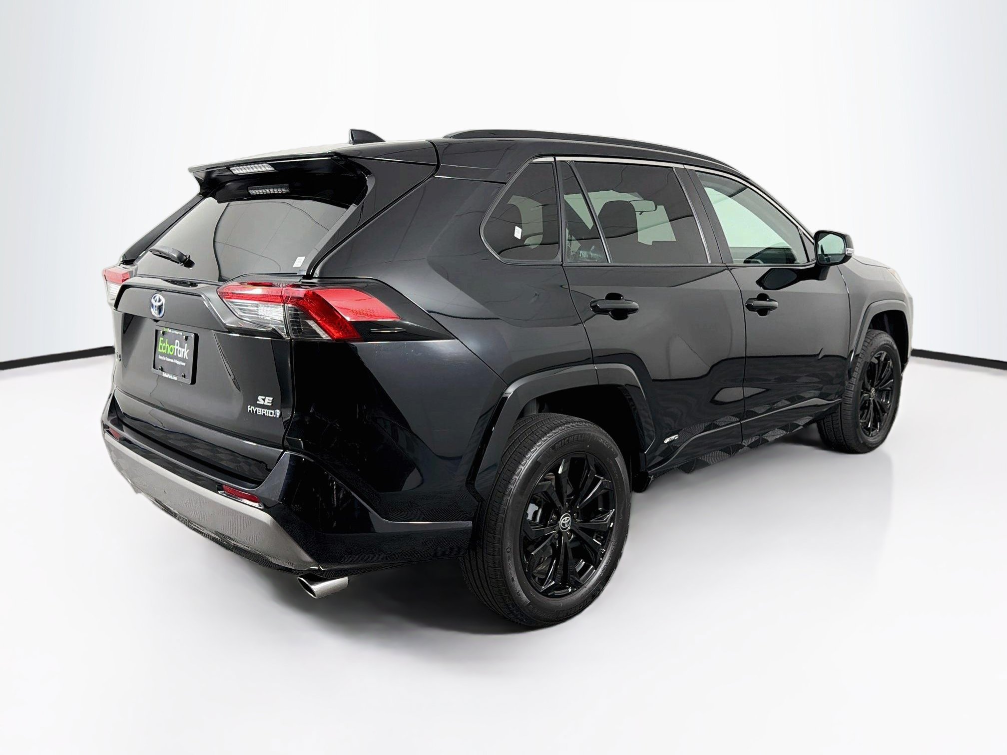 Used 2022 Toyota RAV4 SE AWD/4WD image 9