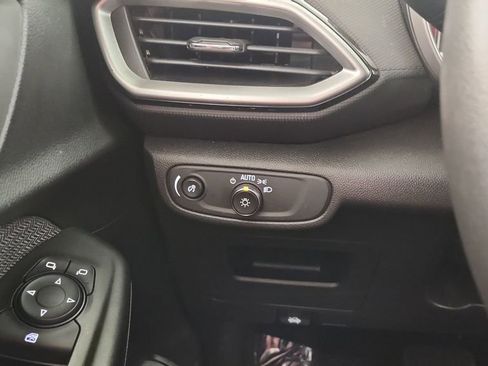 Used 2021 Chevrolet TrailBlazer LS image 19