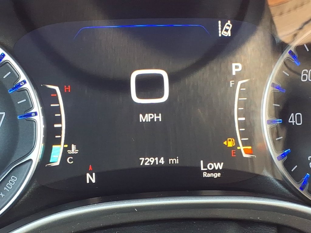 Used 2023 Chrysler Pacifica Touring-L FWD image 20