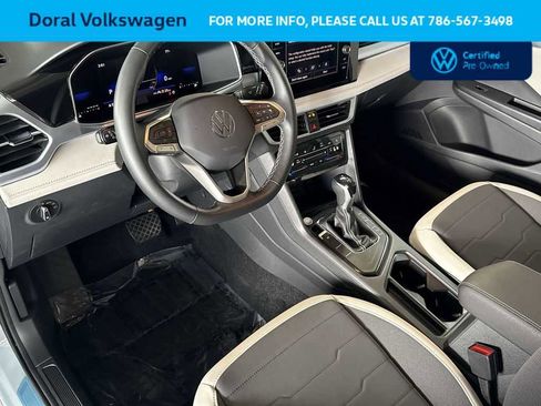 Used 2025 Volkswagen Taos SE FWD image 13