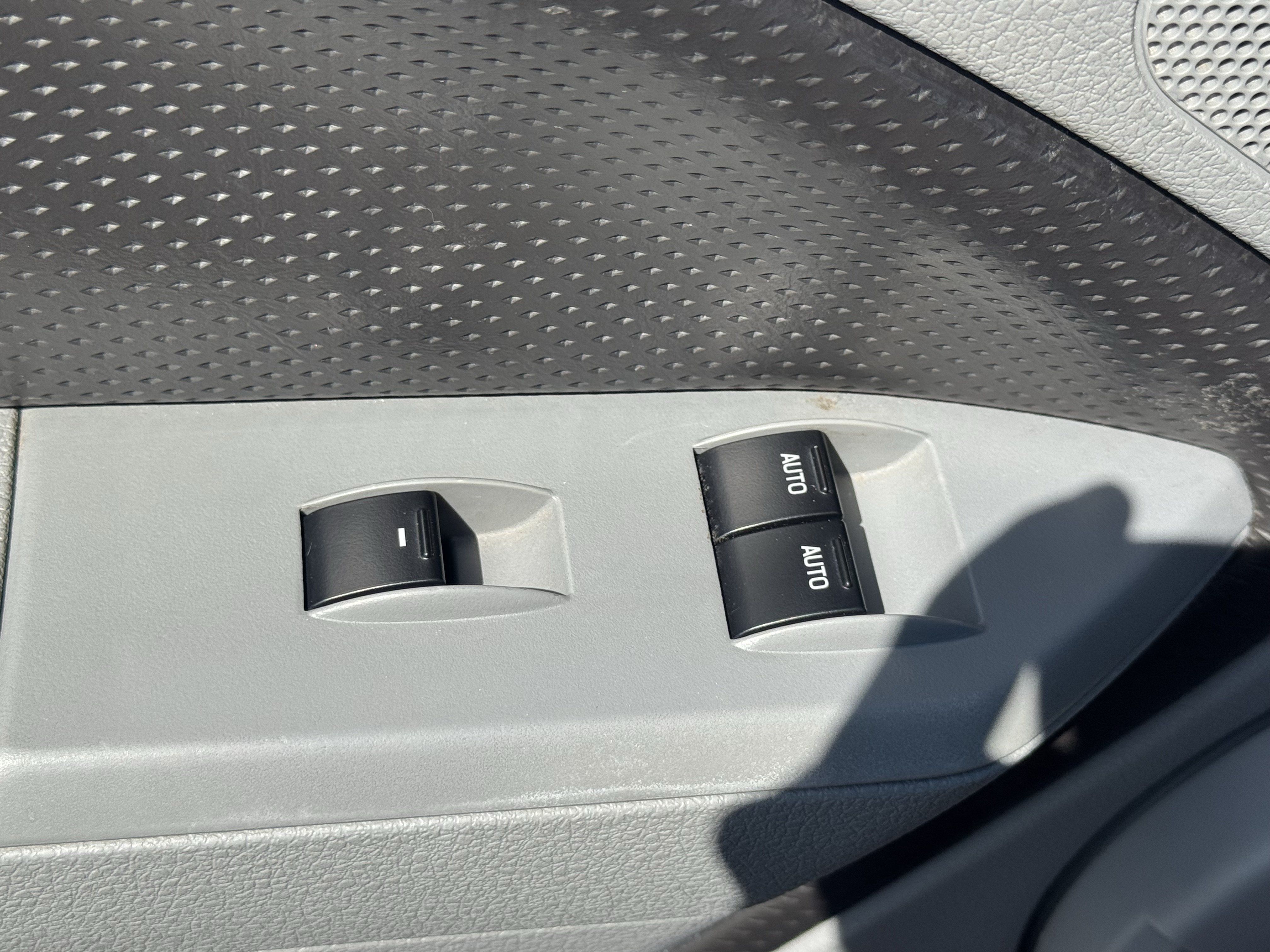 Used 2009 Ford Mustang Convertible RWD image 14