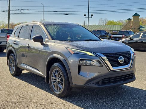 Used 2021 Nissan Rogue S image 4