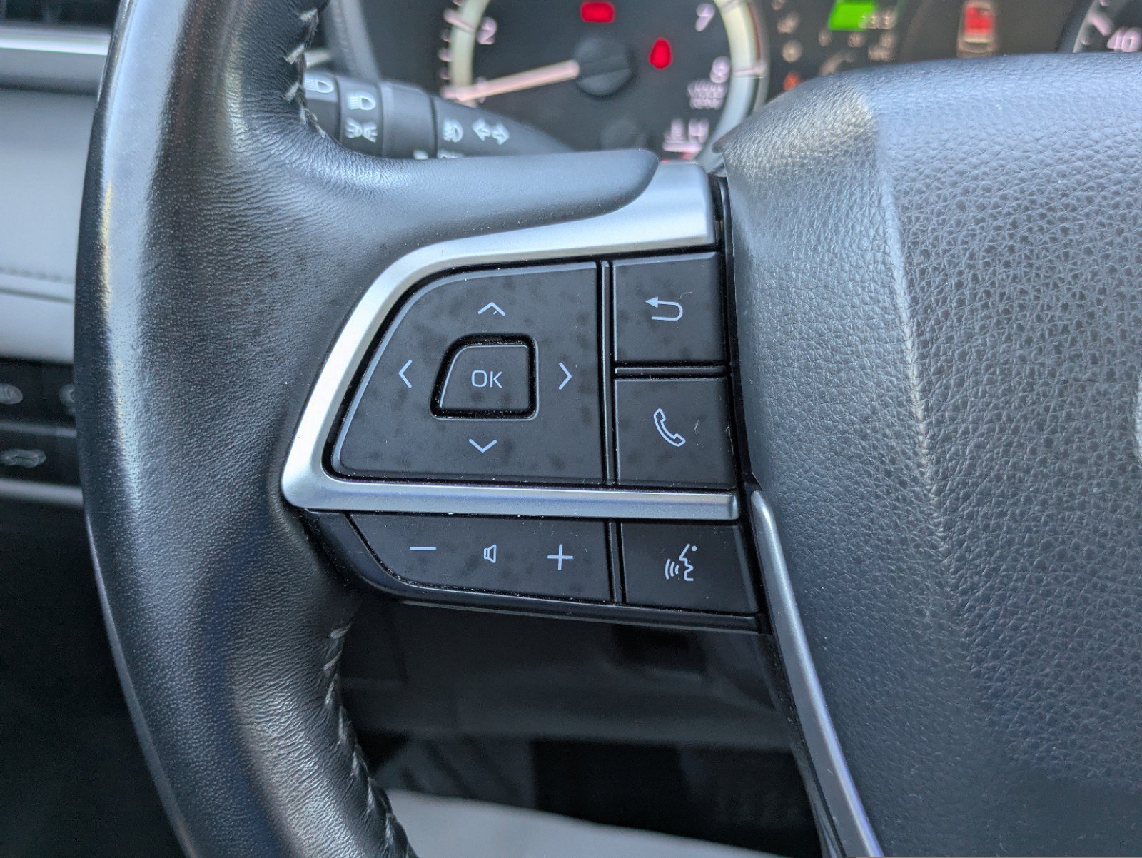 Used 2023 Toyota Highlander L FWD image 20