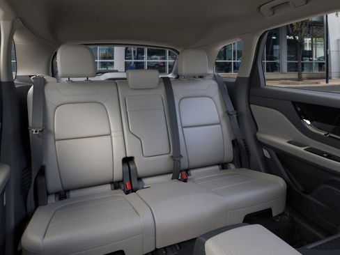 Used 2026 Lincoln Corsair Premiere image 11