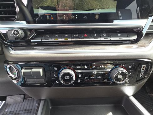 New 2026 Chevrolet Silverado 1500 LTZ w/ Z71 Off-Road Package image 24