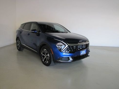 Used 2023 Kia Sportage EX FWD image 3