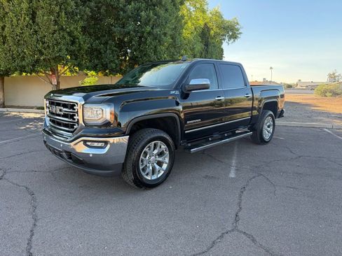 Used 2018 GMC Sierra 1500 SLT w/ SLT Premium Package image 4