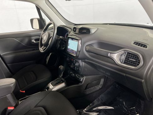 Used 2022 Jeep Renegade Latitude w/ Convenience Group image 28