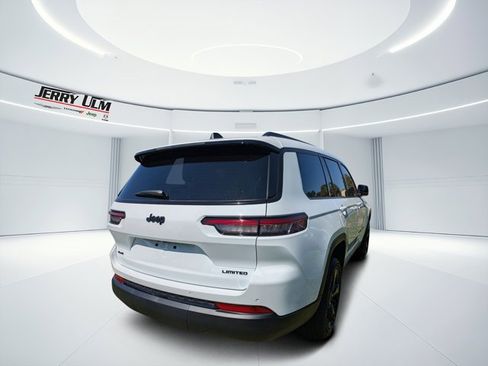 New 2025 Jeep Grand Cherokee L Limited w/ Black Appearance Package image 3