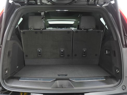 Used 2024 Cadillac Escalade Premium Luxury w/ Performance Package image 9