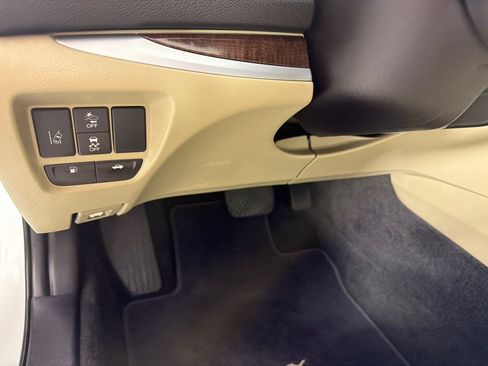 Used 2018 Acura TLX V6 FWD image 14