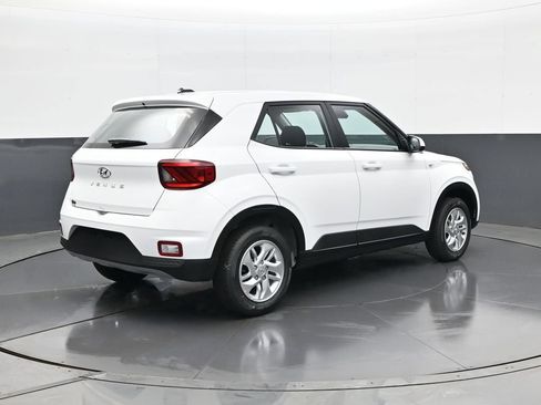 New 2026 Hyundai Venue SE FWD image 5