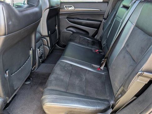 Used 2017 Jeep Grand Cherokee Altitude image 19