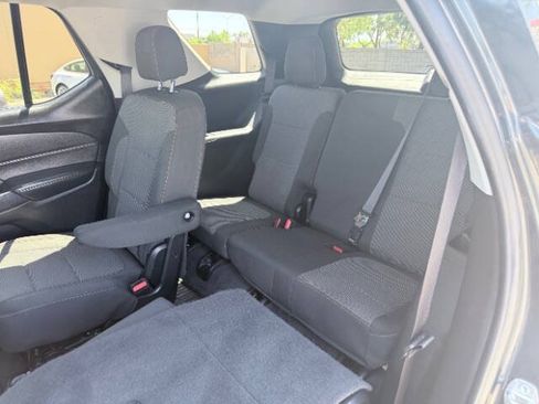 Used 2019 Chevrolet Traverse LT FWD image 16