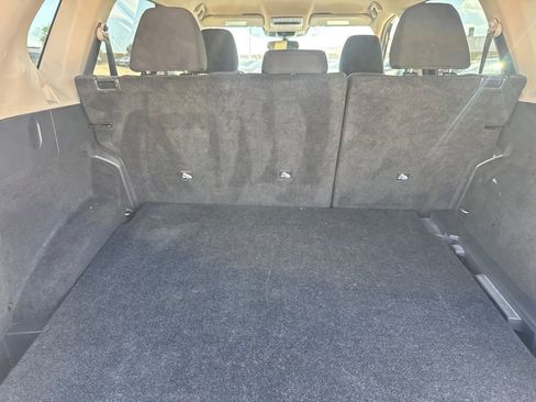 Certified 2025 Nissan Rogue SV FWD image 29